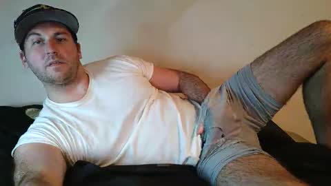 Snapshot of theetwohander chatting on May 5, 2026, 3:58 am Theetwohander online show from May 5, 2026, 3:58 am