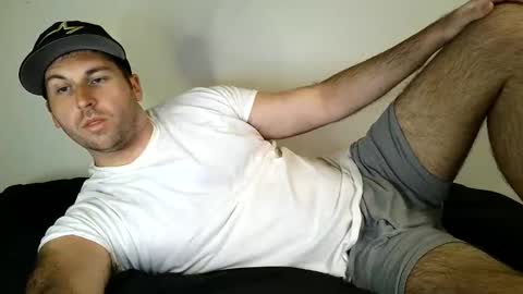 Snapshot of theetwohander chatting on May 26, 2026, 2:40 am Theetwohander online show from May 26, 2026, 2:40 am