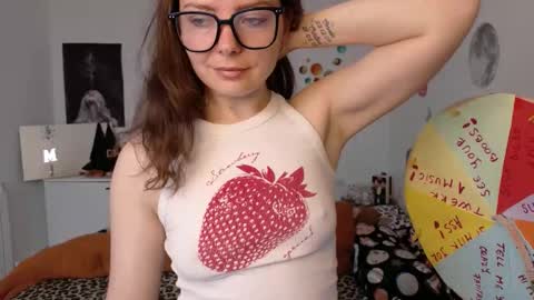 Snapshot of thefarmergirl chatting on April 29, 2026, 4:49 am TheFarmergirl online show from April 29, 2026, 4:49 am