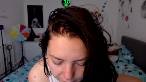 Snapshot of thefarmergirl chatting on June 23, 2026, 4:21 am TheFarmergirl online show from June 23, 2026, 4:21 am