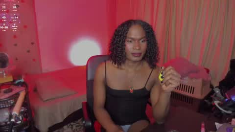 Snapshot of thegoldenbitch chatting on June 11, 2026, 1:27 am Goldie online show from June 11, 2026, 1:27 am