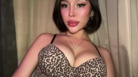 Elle  dont forget to folloW me and thumbs up online show from March 19, 2026, 11:14 am