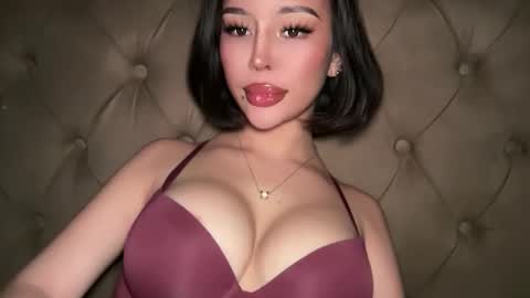 Elle  dont forget to folloW me and thumbs up online show from April 3, 2026, 1:25 am