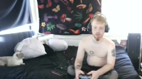 fuzzyfox online show from September 20, 2025, 6:09 pm