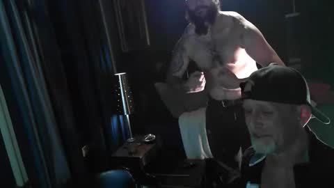 Snapshot of thehouseguy513 chatting on November 20, 2025, 2:34 am thehouseguy513 online show from November 20, 2025, 2:34 am