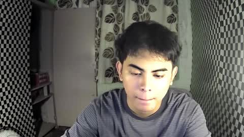 Snapshot of thehugecomeback chatting on December 3, 2024, 9:11 am Xerxis online show from December 3, 2024, 9:11 am