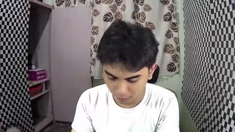 Snapshot of thehugecomeback chatting on December 8, 2024, 1:03 pm Xerxis online show from December 8, 2024, 1:03 pm