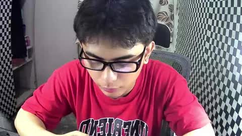 Snapshot of thehugecomeback chatting on December 10, 2024, 1:00 pm Xerxis online show from December 10, 2024, 1:00 pm