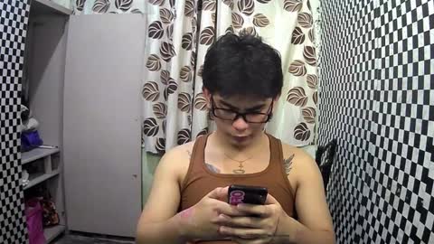 Snapshot of thehugecomeback chatting on January 7, 2025, 12:41 pm Xerxis online show from January 7, 2025, 12:41 pm