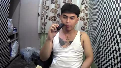 Snapshot of thehugecomeback chatting on January 19, 2025, 7:37 pm Xerxis online show from January 19, 2025, 7:37 pm