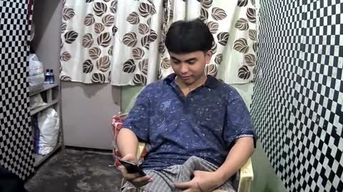 Snapshot of thehugecomeback chatting on January 23, 2025, 5:52 pm Xerxis online show from January 23, 2025, 5:52 pm