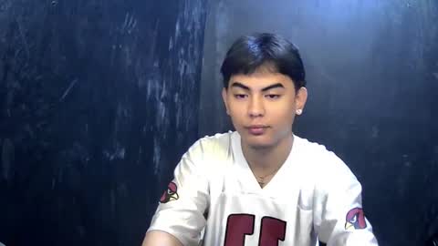 Snapshot of thehugecomeback chatting on February 9, 2025, 8:24 pm Xerxis online show from February 9, 2025, 8:24 pm