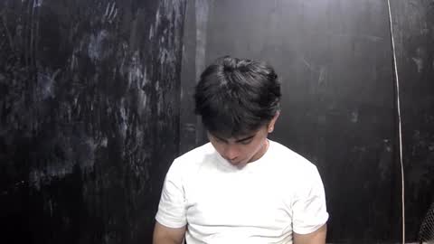 Snapshot of thehugecomeback chatting on February 17, 2025, 9:03 am Xerxis online show from February 17, 2025, 9:03 am