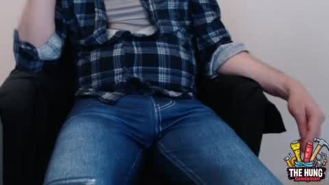 Snapshot of thehunghandyman chatting on June 8, 2026, 2:34 am TheHungHandyman online show from June 8, 2026, 2:34 am
