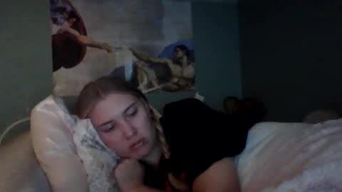 Snapshot of thelittlebambii chatting on November 25, 2025, 4:12 am Little Bambii online show from November 25, 2025, 4:12 am