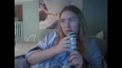 Snapshot of thelittlebambii chatting on December 19, 2025, 1:34 am Little Bambii online show from December 19, 2025, 1:34 am