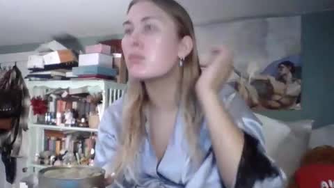 Snapshot of thelittlebambii chatting on February 13, 2026, 1:34 am Little Bambii online show from February 13, 2026, 1:34 am