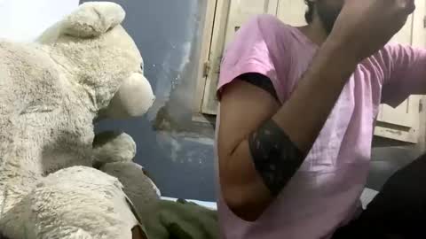 themarttinguyyy online show from October 17, 2025, 1:31 am