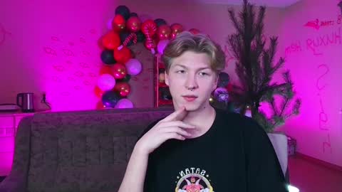 Sever online show from January 3, 2025, 7:39 pm