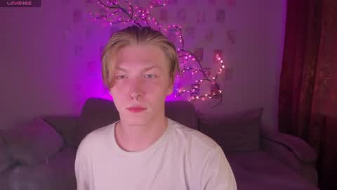 Snapshot of themikesever chatting on July 27, 2026, 1:23 am Sever online show from July 27, 2026, 1:23 am
