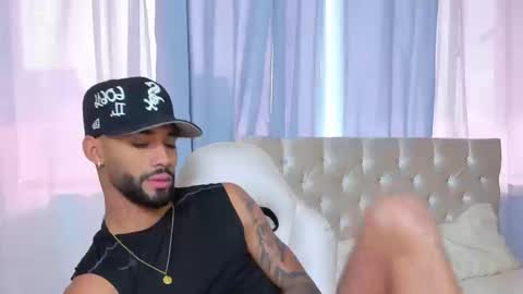 Theo Sky online show from September 18, 2025, 2:08 pm