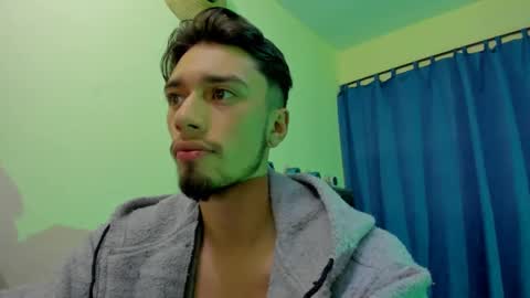 Snapshot of theo_stone04 chatting on September 27, 2025, 9:36 am Theo online show from September 27, 2025, 9:36 am