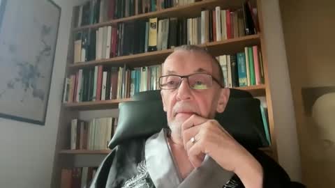 theowlandthe online show from December 25, 2024, 9:34 am