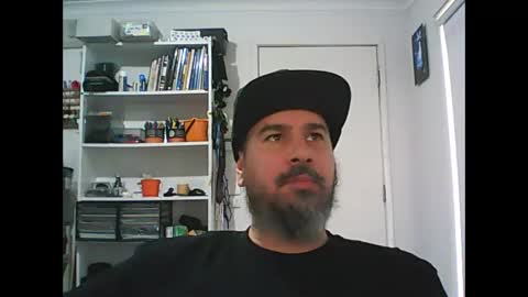 aussiebeard online show from April 12, 2026, 1:32 am