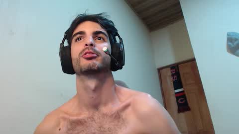 Santiago Enrique online show from December 4, 2025, 5:06 am