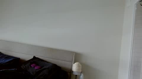 Yoshi online show from April 2, 2026, 6:38 pm