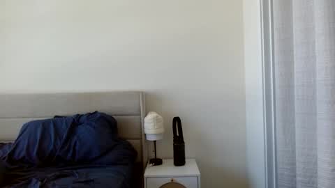 Yoshi online show from April 13, 2026, 4:23 pm