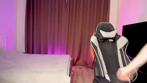 Theresa online show from February 24, 2026, 12:52 am