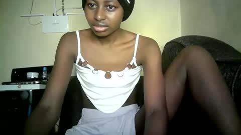Snapshot of therry_heart chatting on June 1, 2026, 9:55 am hearty online show from June 1, 2026, 9:55 am