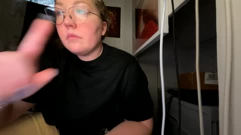 Snapshot of thesashadomme chatting on December 12, 2024, 9:48 pm The Sasha Domme online show from December 12, 2024, 9:48 pm