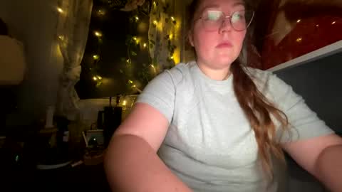 Snapshot of thesashadomme chatting on December 18, 2024, 2:42 am The Sasha Domme online show from December 18, 2024, 2:42 am