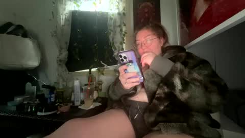 Snapshot of thesashadomme chatting on December 29, 2024, 7:32 pm The Sasha Domme online show from December 29, 2024, 7:32 pm