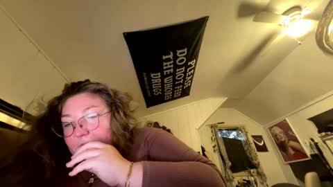 Snapshot of thesashadomme chatting on January 13, 2025, 9:52 pm The Sasha Domme online show from January 13, 2025, 9:52 pm