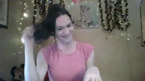 Snapshot of thesillymillie chatting on June 10, 2026, 9:35 pm sillymillie0 online show from June 10, 2026, 9:35 pm