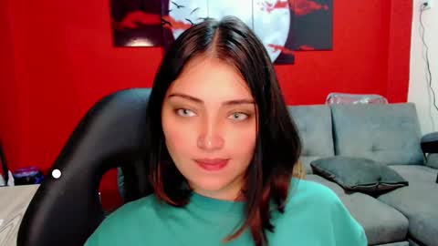 Snapshot of thesweethari chatting on February 23, 2025, 1:13 am I dont do real meetings My bio online show from February 23, 2025, 1:13 am