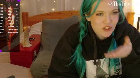 Tiny Blue online show from February 28, 2025, 9:12 pm