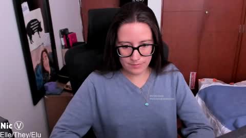 Snapshot of thetropicalseduction chatting on May 7, 2026, 2:44 pm Nicole online show from May 7, 2026, 2:44 pm