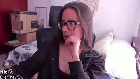 Snapshot of thetropicalseduction chatting on June 15, 2026, 8:00 pm Nicole online show from June 15, 2026, 8:00 pm