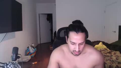 Snapshot of theworldisavampire09 chatting on May 12, 2026, 2:52 am Vampiro online show from May 12, 2026, 2:52 am