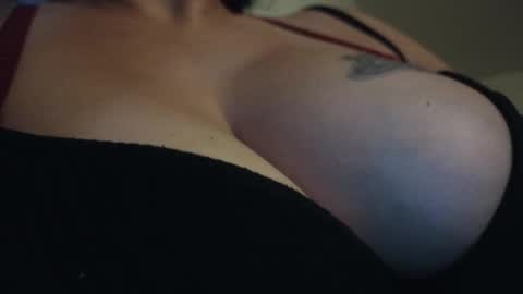 EslosLushes online show from September 22, 2025, 9:22 am