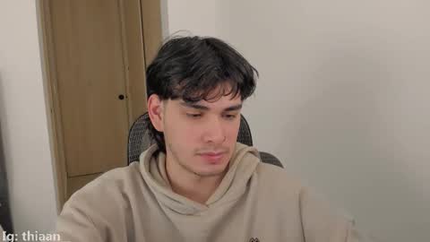 Snapshot of thiaan__ chatting on November 28, 2025, 10:56 pm thiaan__ online show from November 28, 2025, 10:56 pm