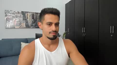 thiago_driussi online show from November 30, 2025, 12:03 am