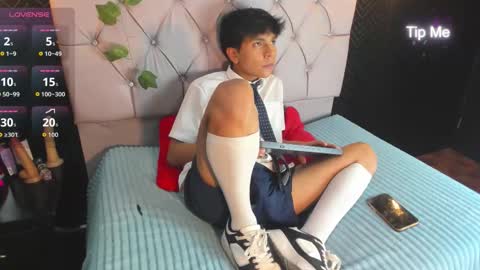 thiago online show from October 8, 2025, 11:41 am