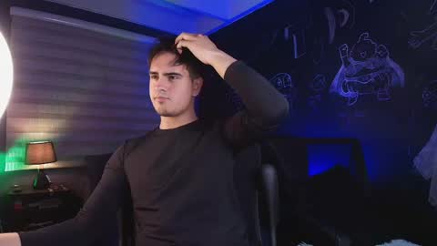 Snapshot of thiago_rockwell chatting on April 8, 2026, 11:48 pm Thiago online show from April 8, 2026, 11:48 pm