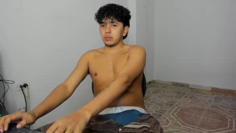 Snapshot of thiago_wc chatting on November 29, 2025, 3:26 pm Thiago online show from November 29, 2025, 3:26 pm