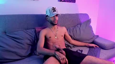 Snapshot of thiagoferreti_ chatting on July 10, 2026, 4:17 am ThiagoFerreti online show from July 10, 2026, 4:17 am